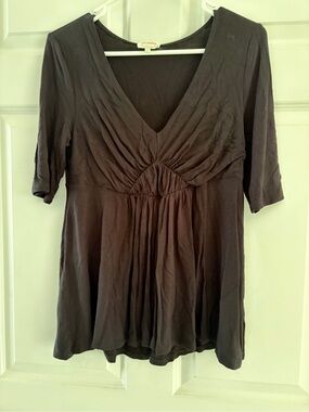 Women’s V-Neck Empire Waist Top - Black
